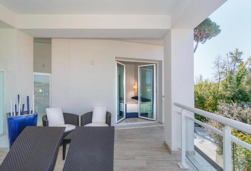 חדר דלוקס נוף בריכה, Central Park