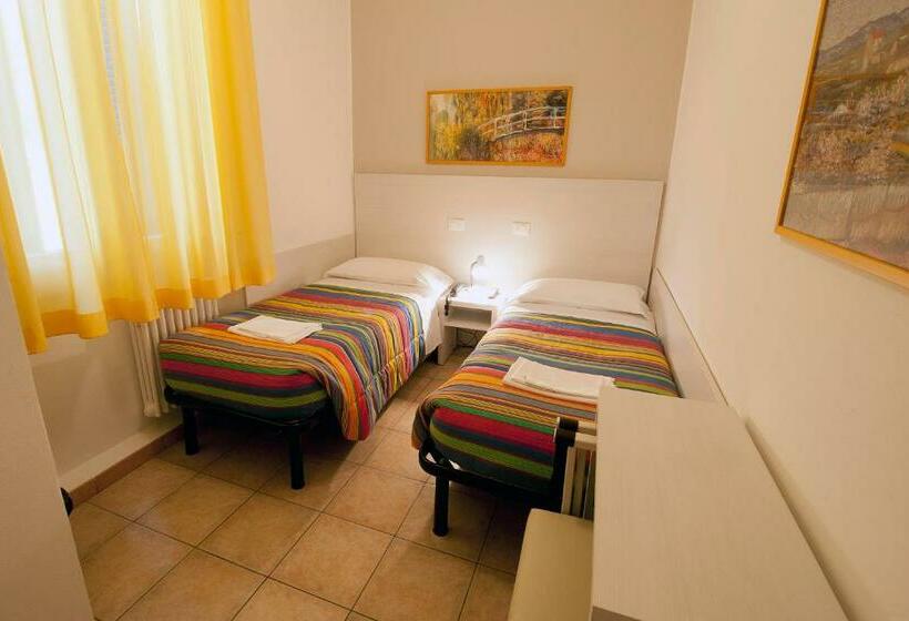 غرفة قياسية, Gardenia