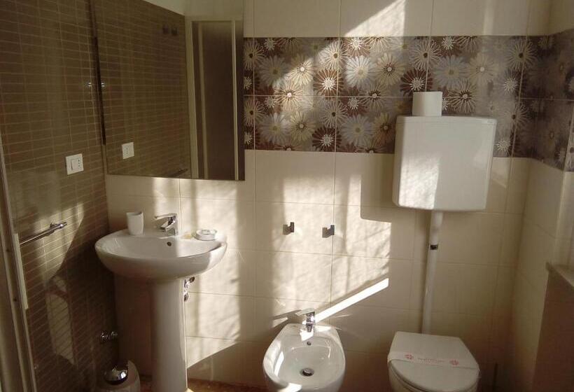 غرفة عائلية, Gardenia