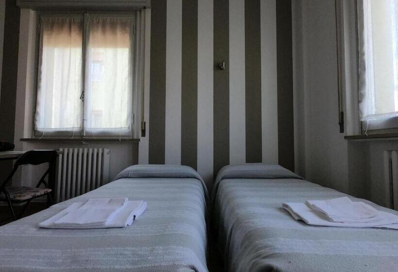 غرفة عائلية, Gardenia