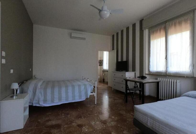 غرفة عائلية, Gardenia