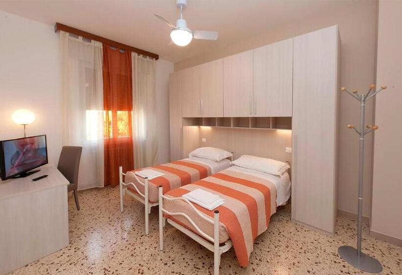 غرفة قياسية حمام مشترك, Gardenia