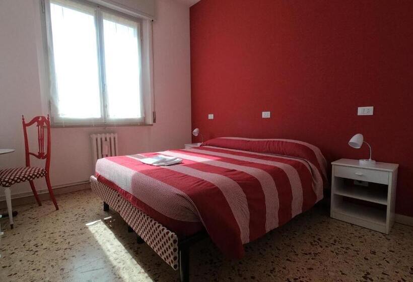 غرفة قياسية مع حمام خارجي, Gardenia