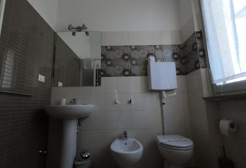 غرفة عائلية, Gardenia