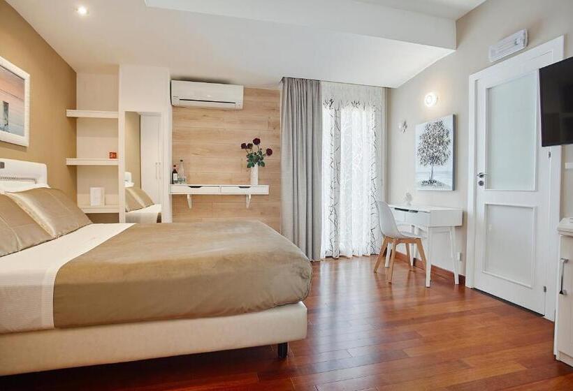 Triple Room Sea View, La Tavernetta