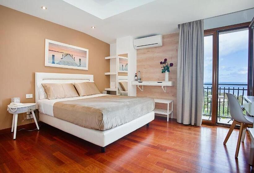 Triple Room Sea View, La Tavernetta