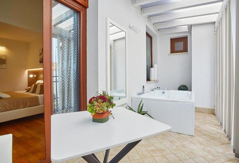 غرفة سوبيريور مزود بجاكوزى, La Tavernetta