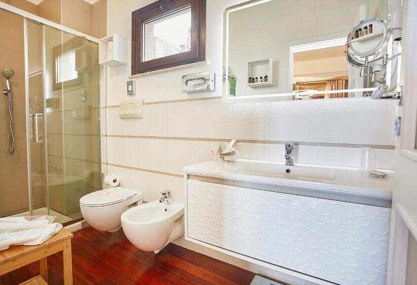 غرفة قياسية رباعية مطلة على البحر, La Tavernetta