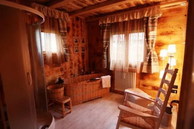 اتاق لوکس با چشمانداز باغ, Letterario Locanda Collomb