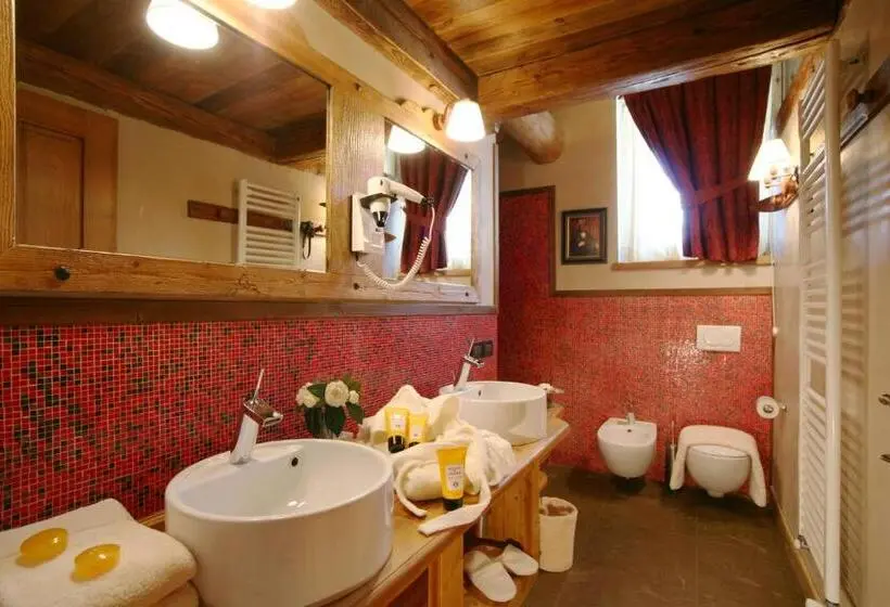 سوئیت با وان آب گرم, Letterario Locanda Collomb