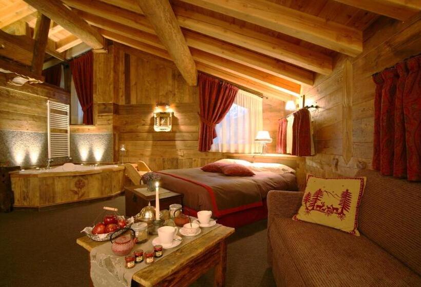 带按摩浴盆的套房, Letterario Locanda Collomb