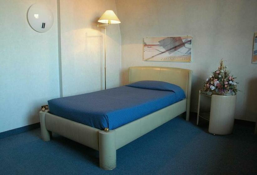 Quarto Estandar Individual, Lincoln