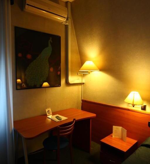 חדר סטנדרט לארבעה, Lincoln