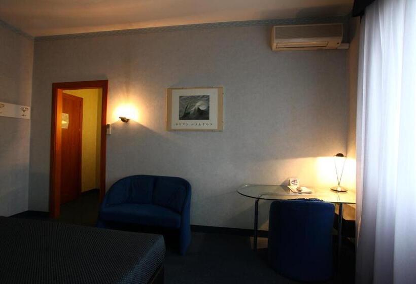 חדר סטנדרט, Lincoln