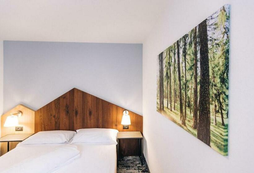 غرفة قياسية فردية, Ludwigshof & Luvina