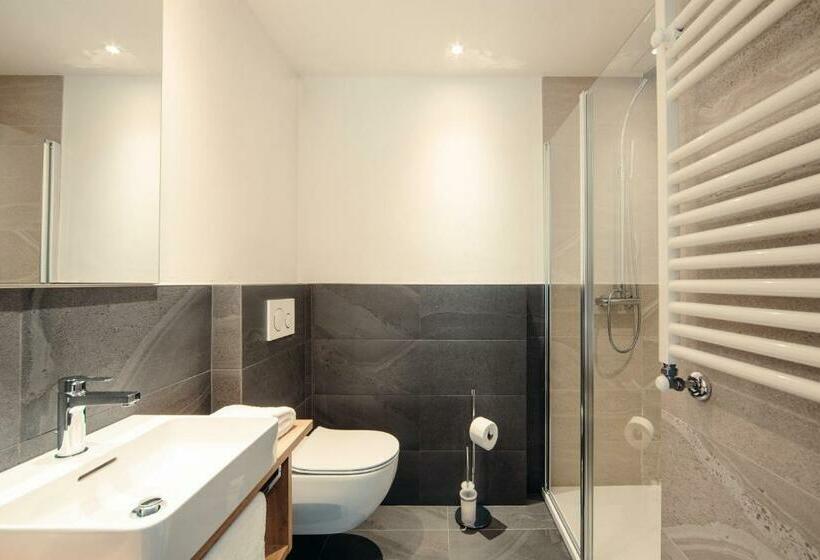 غرفة كلاسيكية مع بلكونة, Ludwigshof & Luvina