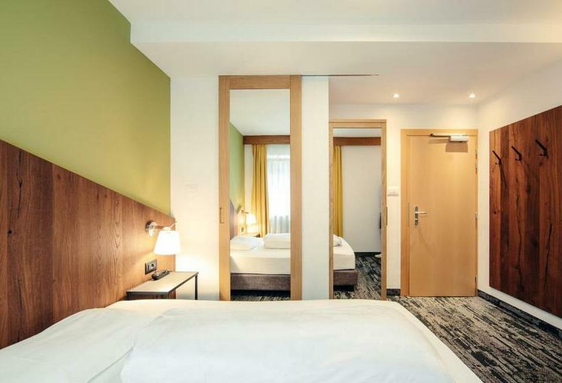 Classic room with balcony, Ludwigshof & Luvina