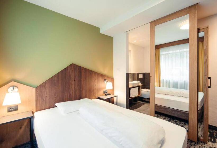 غرفة كلاسيكية مع بلكونة, Ludwigshof & Luvina