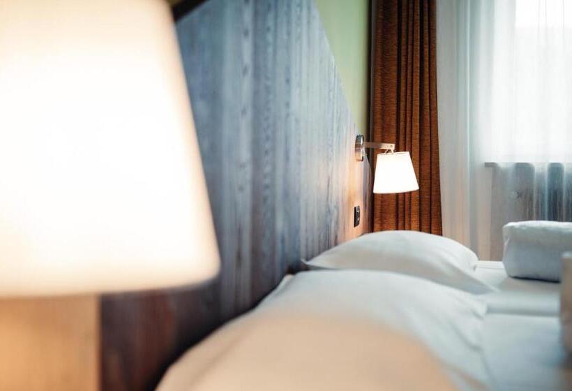 Comfort room with balcony, Ludwigshof & Luvina