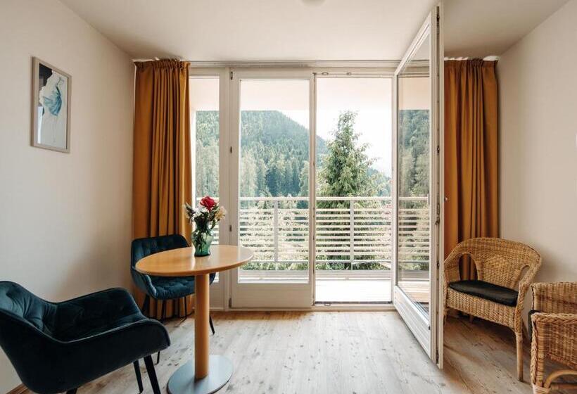 غرفة قياسية مزوَّدة بشُرفة, Ludwigshof & Luvina