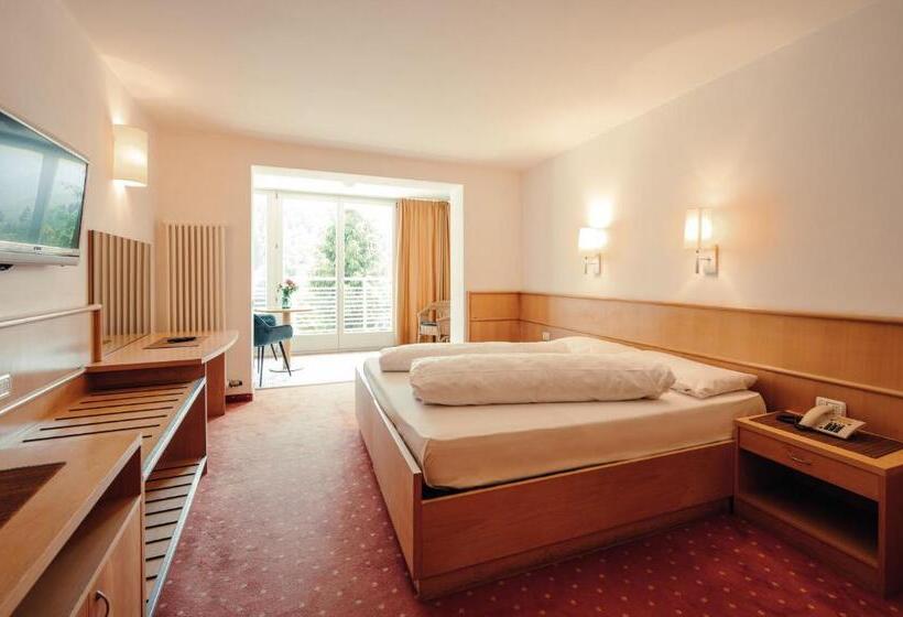 غرفة قياسية مزوَّدة بشُرفة, Ludwigshof & Luvina