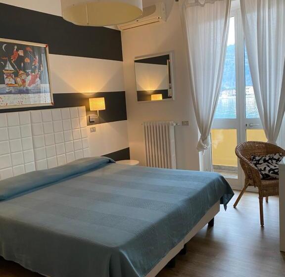 غرفة ديلوكس مطلّة علي البحر مزوَّدة بشُرفة, Maison Del Magra