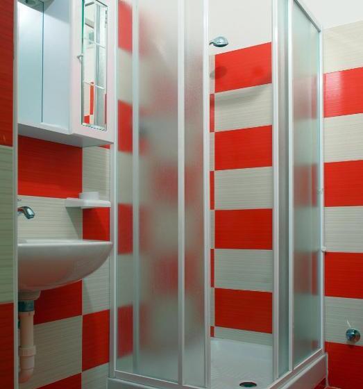 اتاق استاندارد یک نفره, Michelangelo