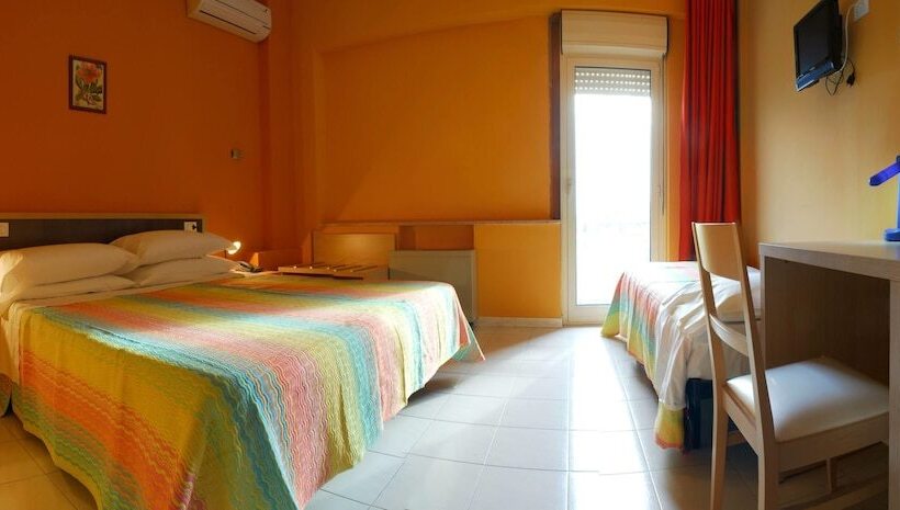 اتاق استاندارد سه نفره, Michelangelo