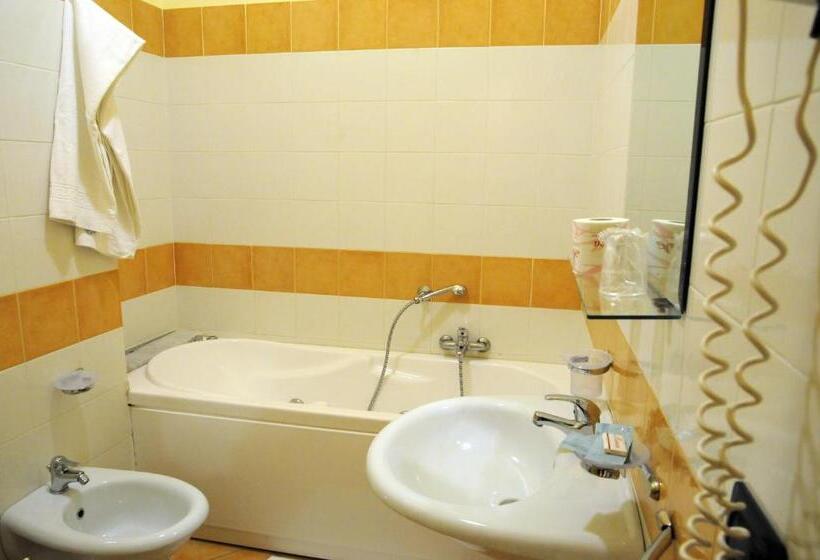 小型套房, Miravalle