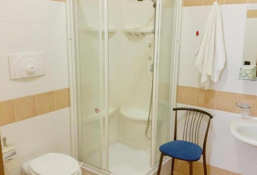 三人经典房间, Miravalle