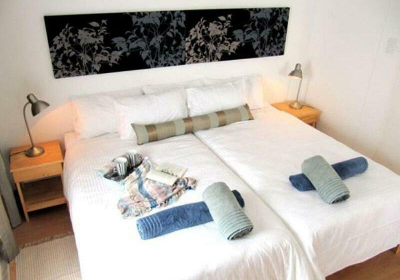 اتاق استاندارد, Pebble Stone House