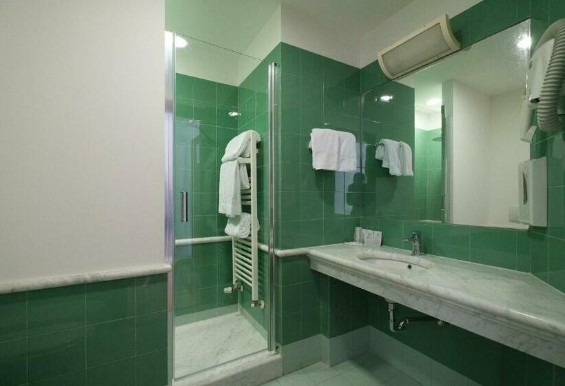 스탠다드 트리플 룸, Portavaldera