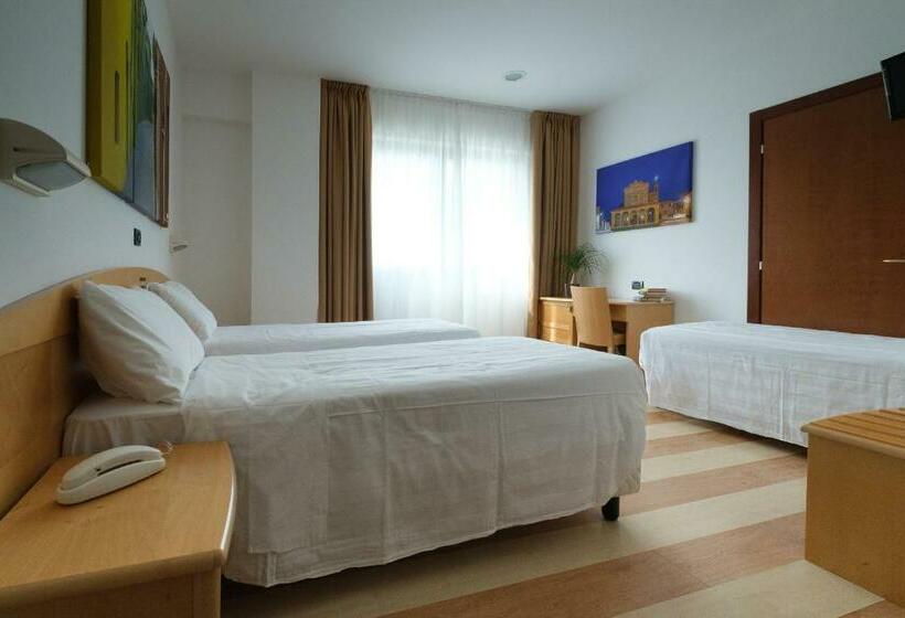 스탠다드 트리플 룸, Portavaldera