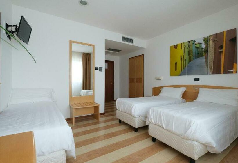 스탠다드 트리플 룸, Portavaldera