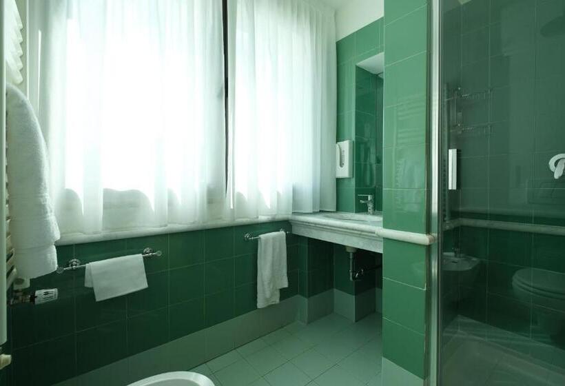 4인용 스탠다드 룸, Portavaldera