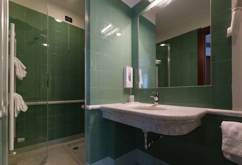 4인용 스탠다드 룸, Portavaldera