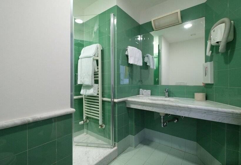Номер Стандарт Трехместный, Portavaldera