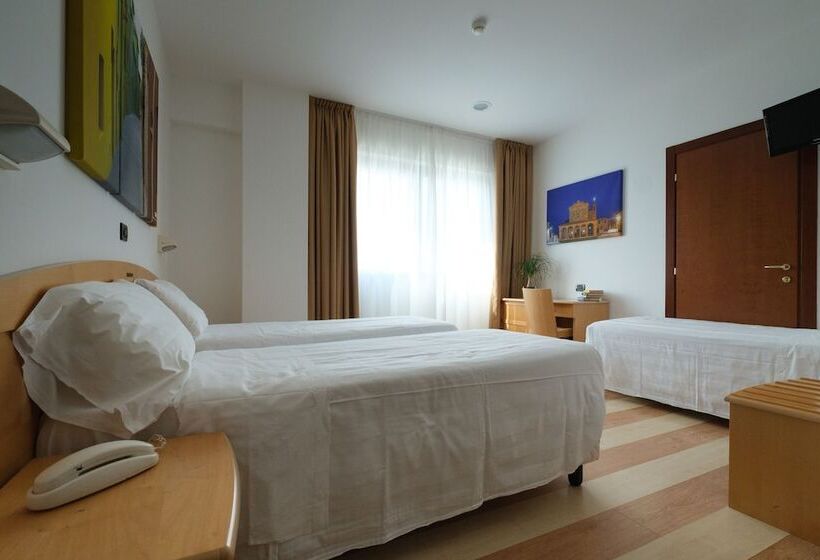 4인용 스탠다드 룸, Portavaldera