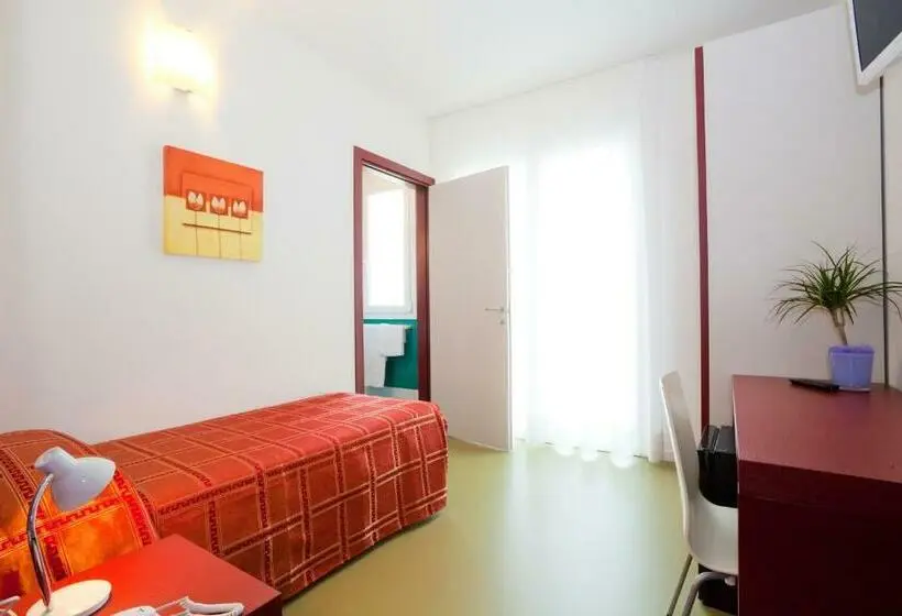 Habitación Estándar Individual, Raffaello
