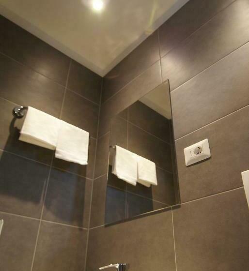 חדר סטנדרט עם מרפסת ונוף לגינה, Raffl