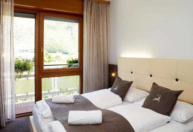 חדר סטנדרט לשלושה עם מרפסת, Raffl