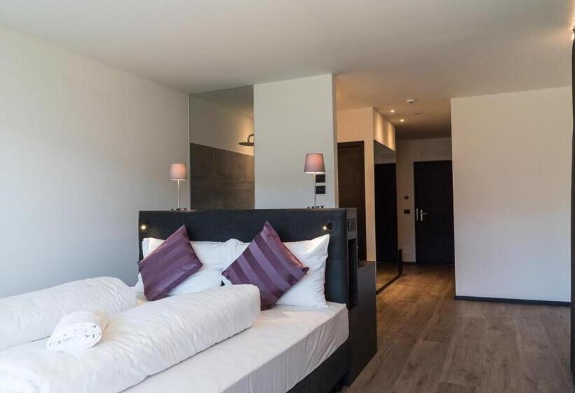 חדר דלוקס נוף לגינה, Raffl