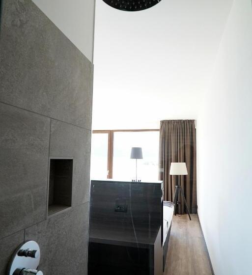 חדר דלוקס נוף לגינה, Raffl