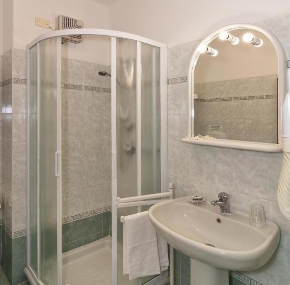 Quarto Superior Quádruplo, Residence Villa Marzia