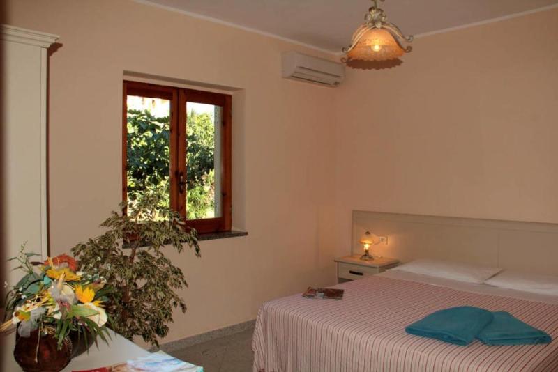 דירת שני חדרים, Santa Chiara