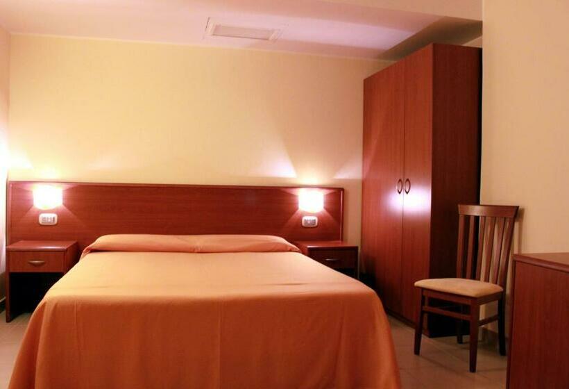 חדר סטנדרט, Sette E Mezzo