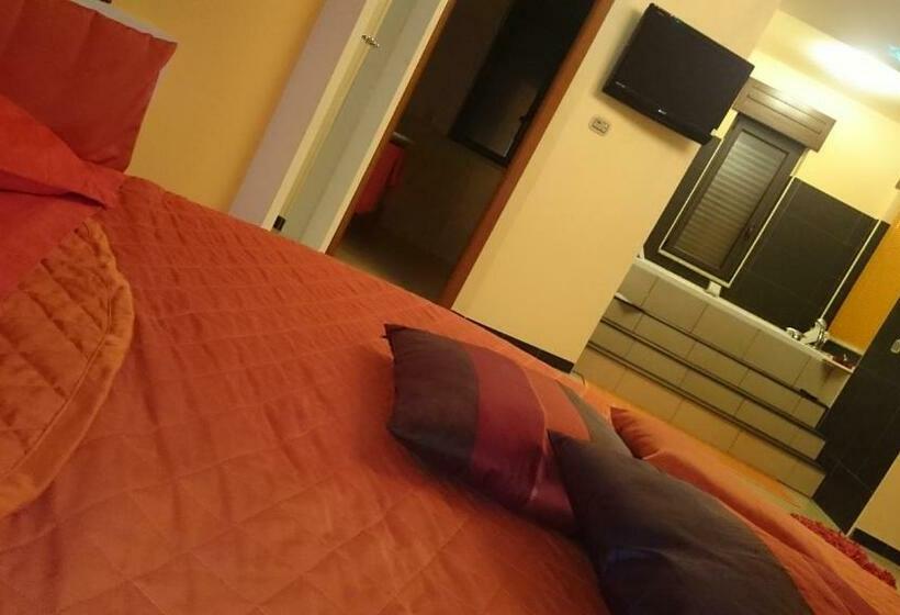 جناح, Sette E Mezzo