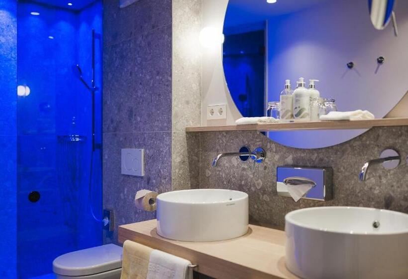 חדר בסיסי, Wiesenhof