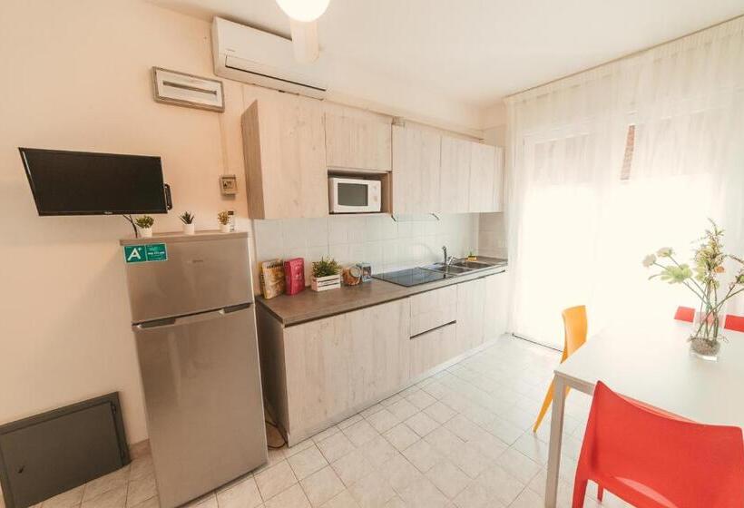 带2个卧室带海景的公寓, Residence Nova Marina