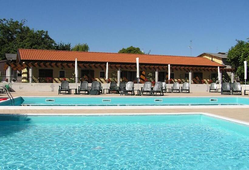 プールの見えるスーペリアルーム, Gelindo Dei Magredi